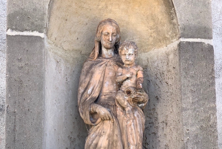 [Noisy-le-Sec] Déplacement de la statue de la Vierge à l’Enfant