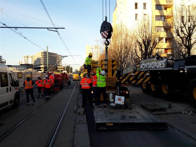 Démolition de la passerelle entre Bobigny 2 et la résidence des Sablon ©Département de la Seine-Saint-Denis