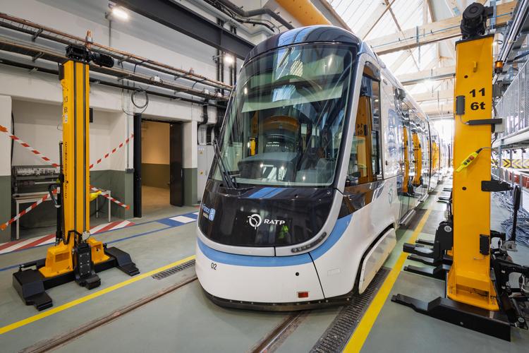 Visite institutionnelle au centre de maintenance et de remisage (SMR) ©Département de la Seine-Saint-Denis