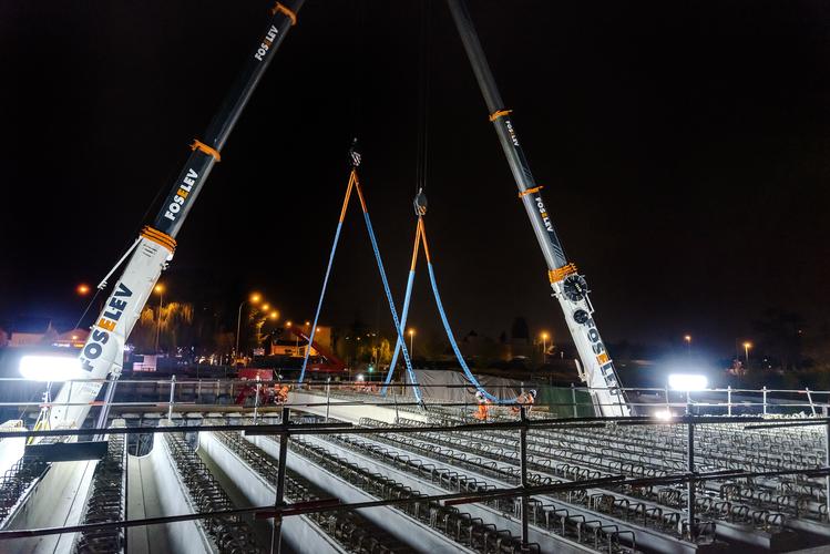 Pose du tablier du pont de franchissement de l'A3 © Département de la Seine-Saint-Denis