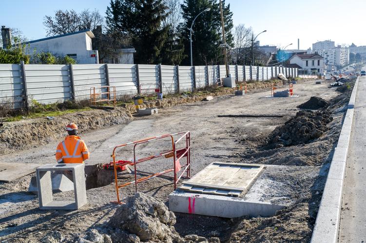 Travaux de construction de la plateforme sur l'avenue paysagère © Département de la Seine-Saint-Denis